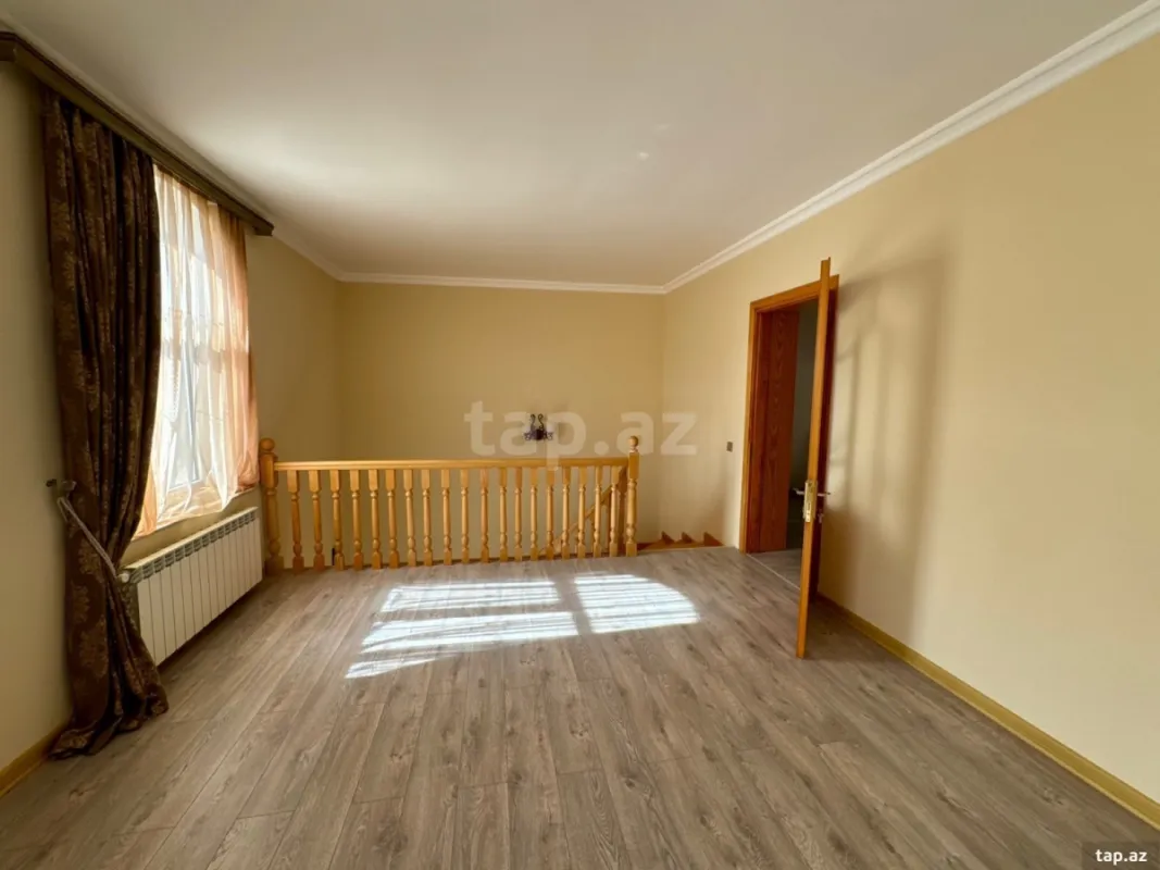 Satılır 6 otaqlı həyət evi