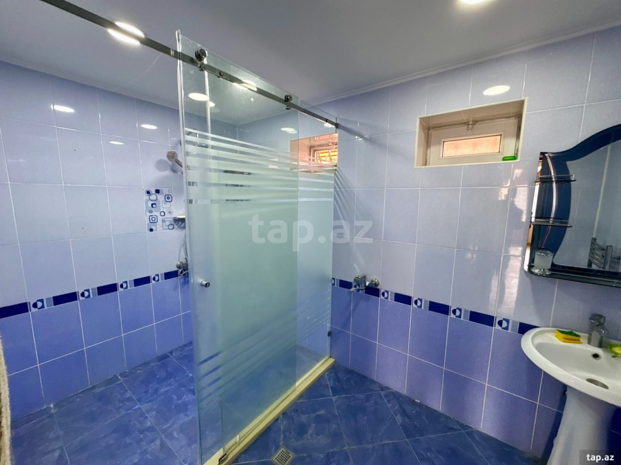 Satılır 6 otaqlı həyət evi