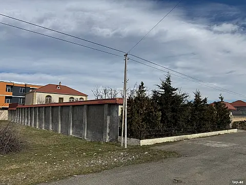 Satılır 6 otaqlı həyət evi