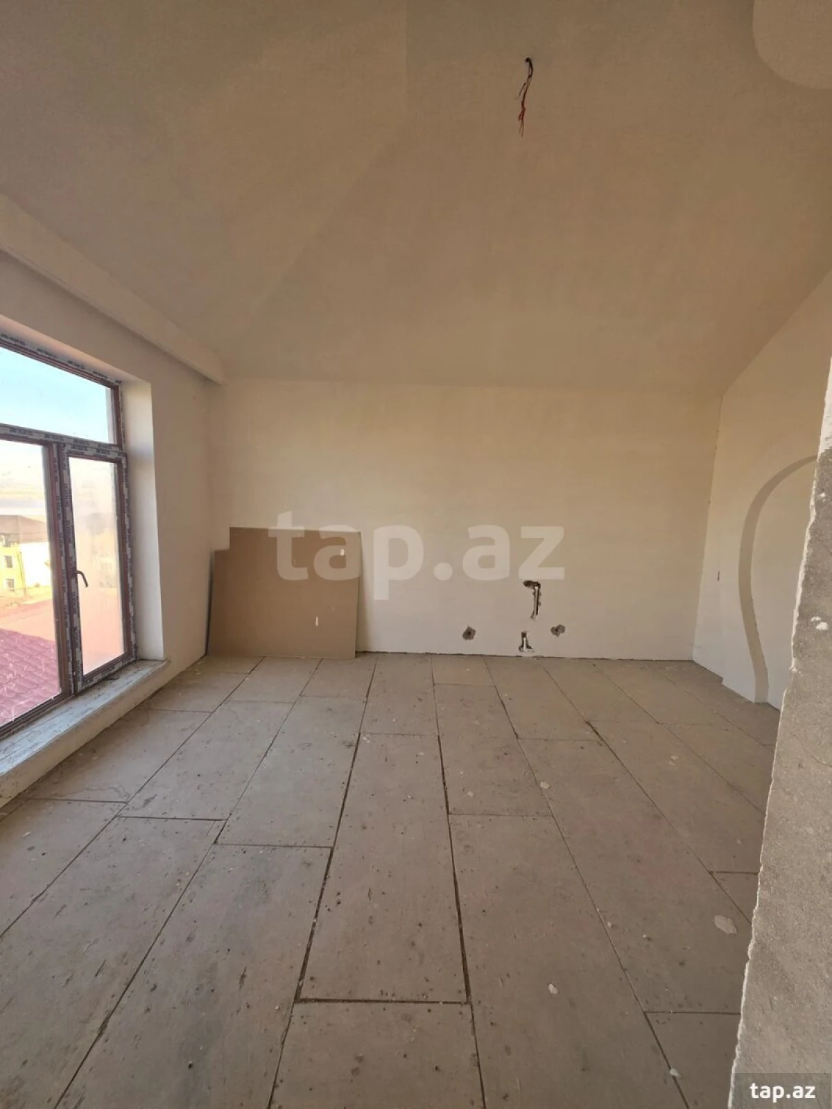 Satılır 5 otaqlı həyət evi