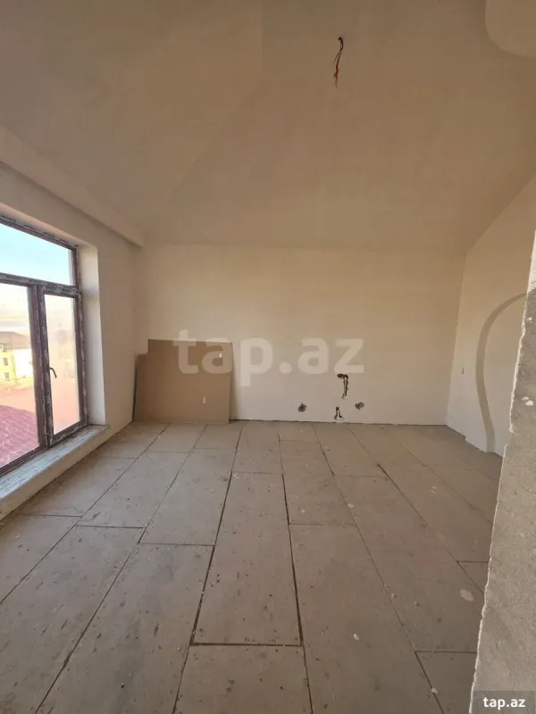 Satılır 5 otaqlı həyət evi