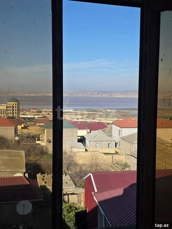 Satılır 5 otaqlı həyət evi