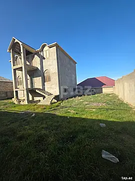 Satılır 5 otaqlı həyət evi