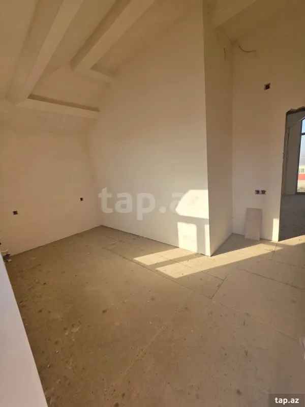 Satılır 5 otaqlı həyət evi