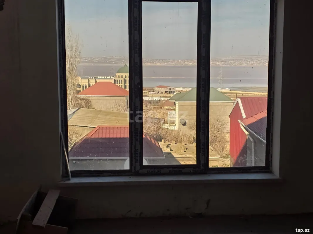 Satılır 5 otaqlı həyət evi