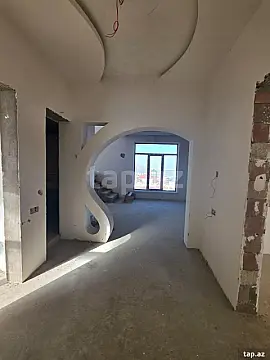 Satılır 5 otaqlı həyət evi