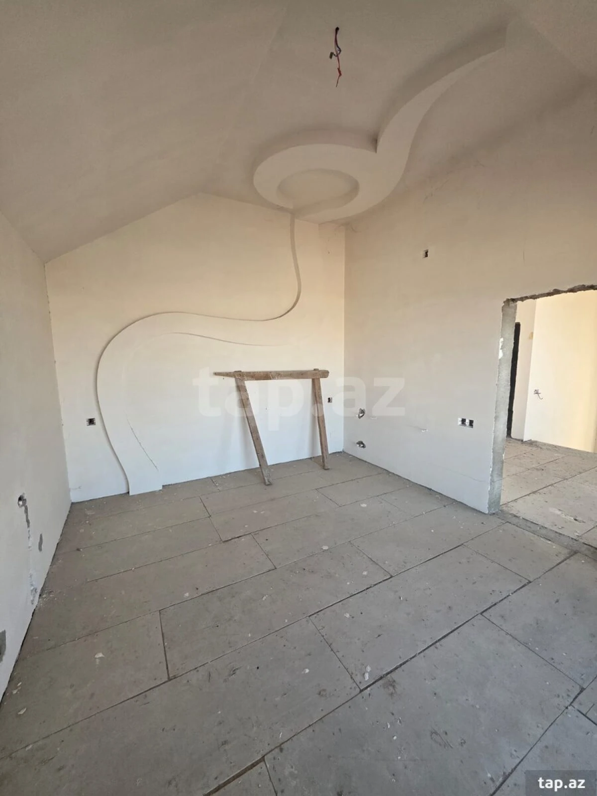 Satılır 5 otaqlı həyət evi