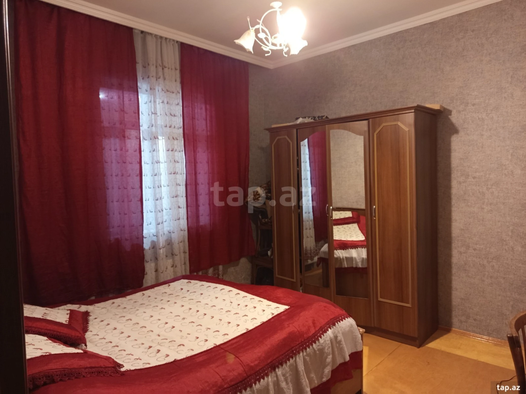 Satılır 4 otaqlı həyət evi