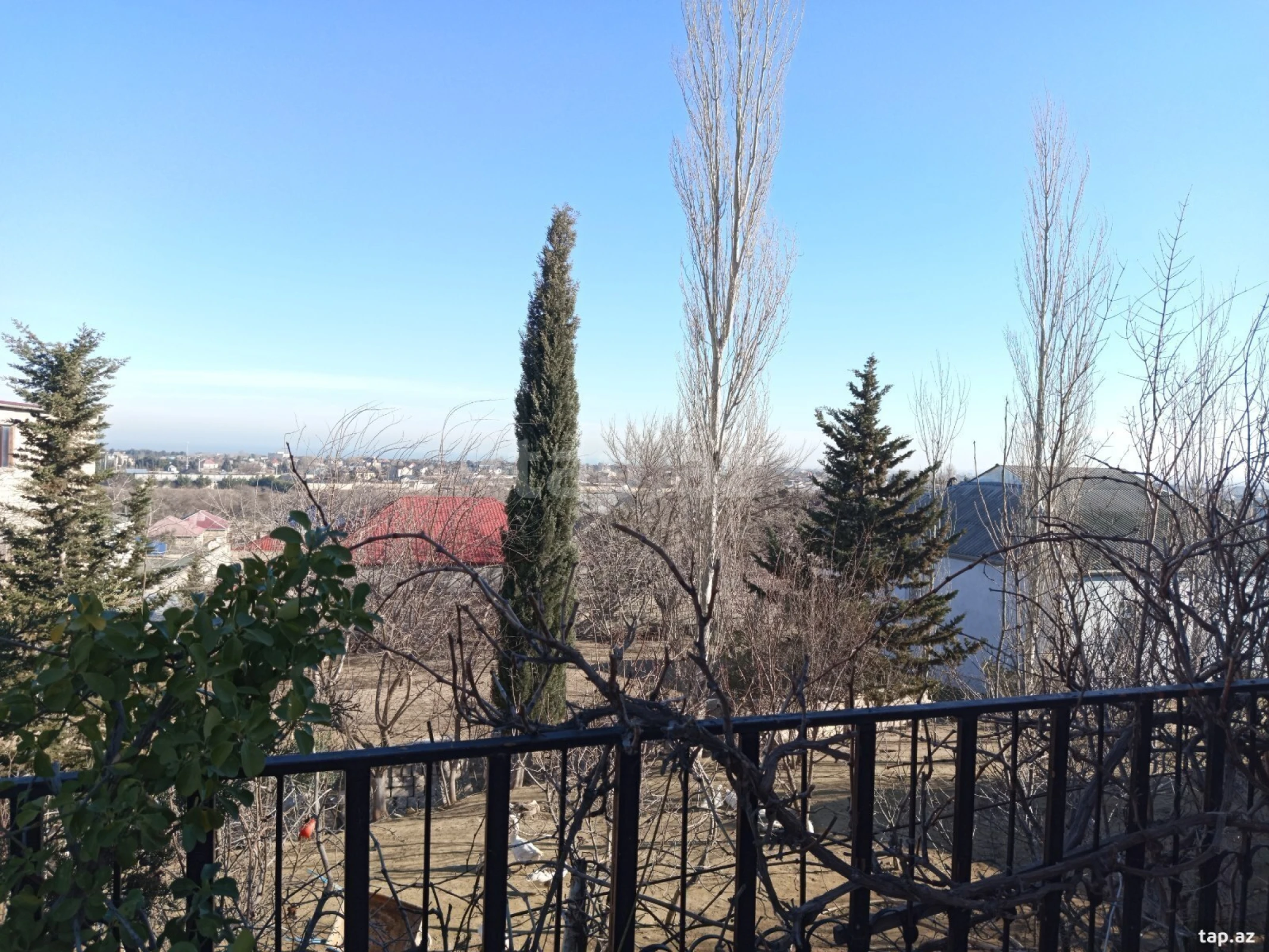 Satılır 4 otaqlı həyət evi