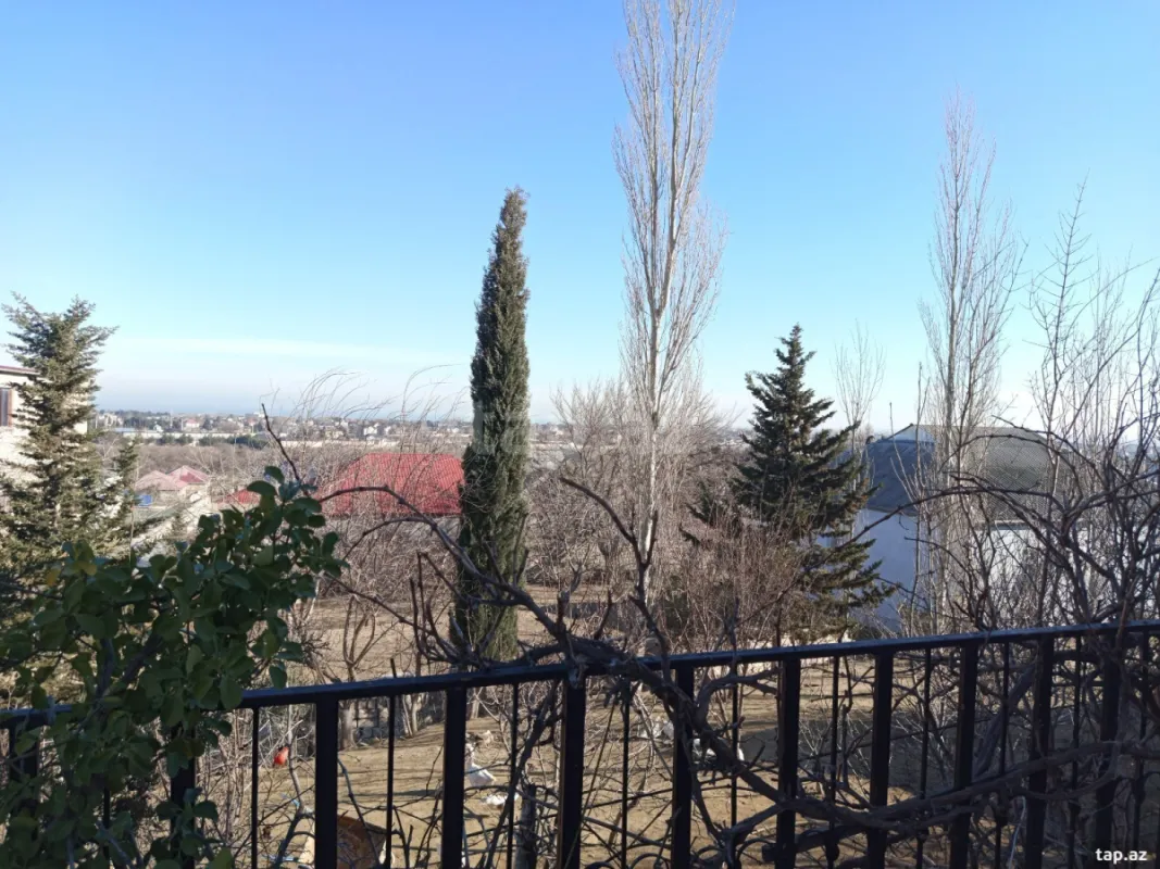 Satılır 4 otaqlı həyət evi