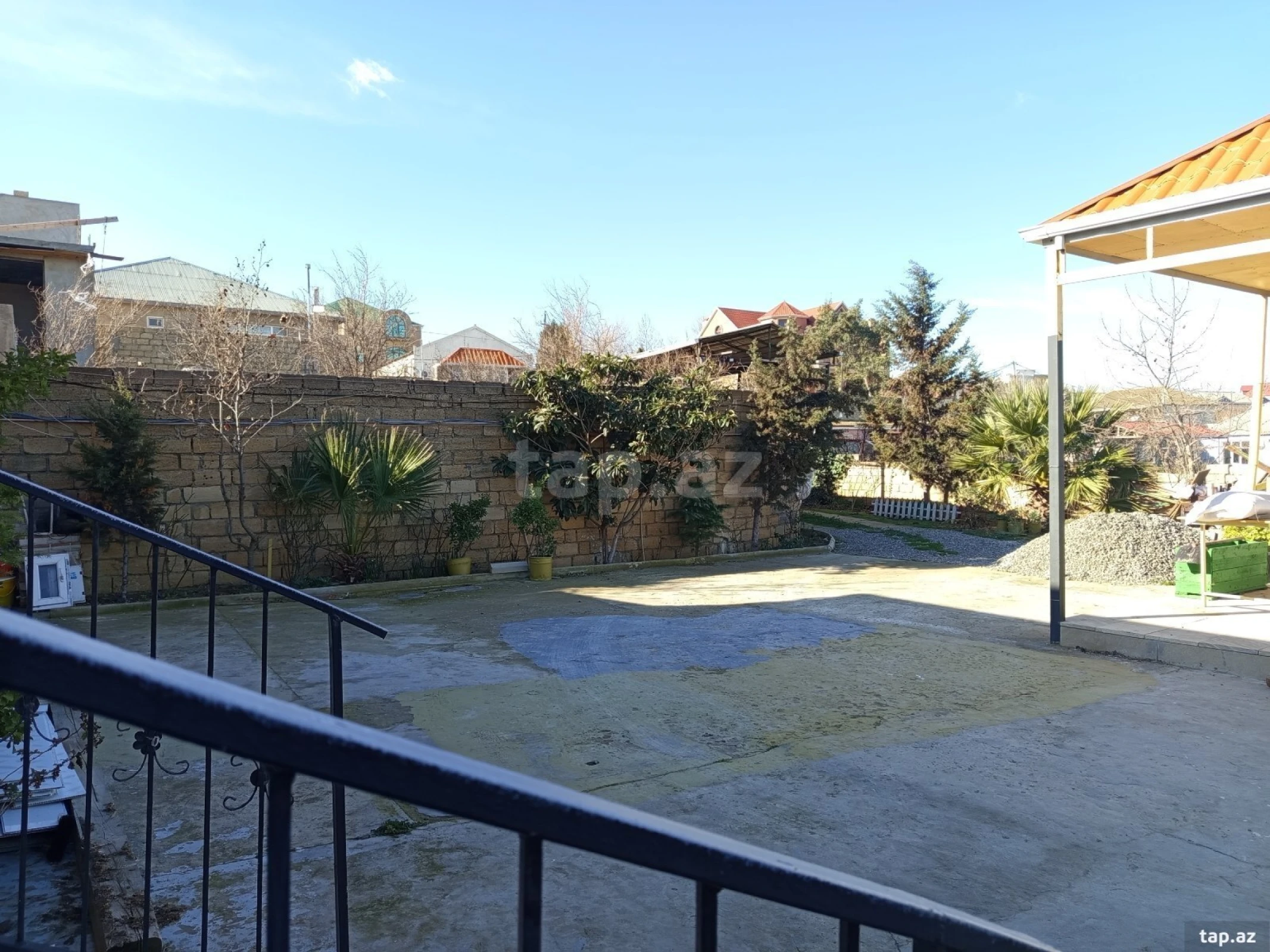 Satılır 4 otaqlı həyət evi