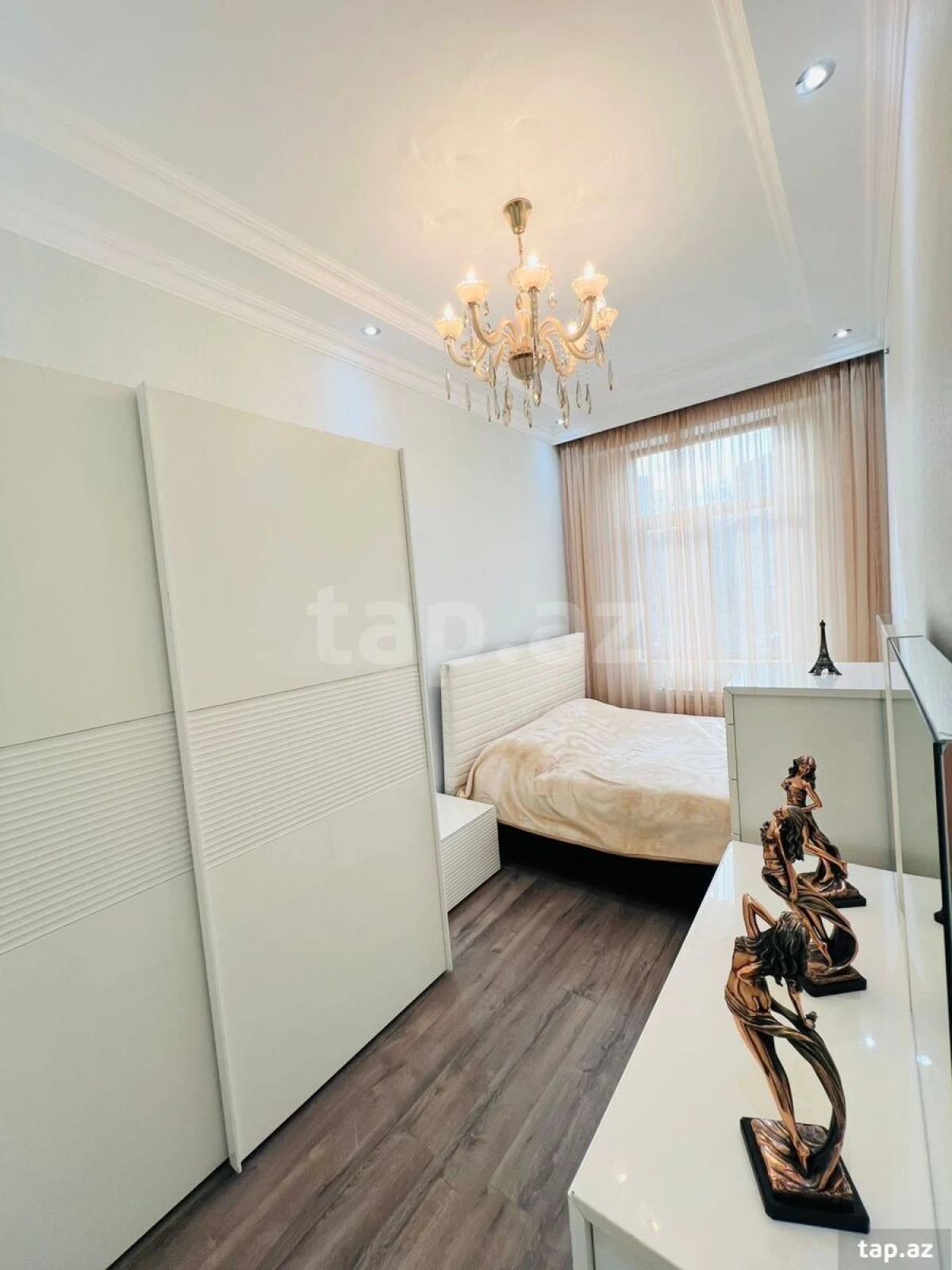 Satılır 3 otaqlı yeni tikili 80 m²