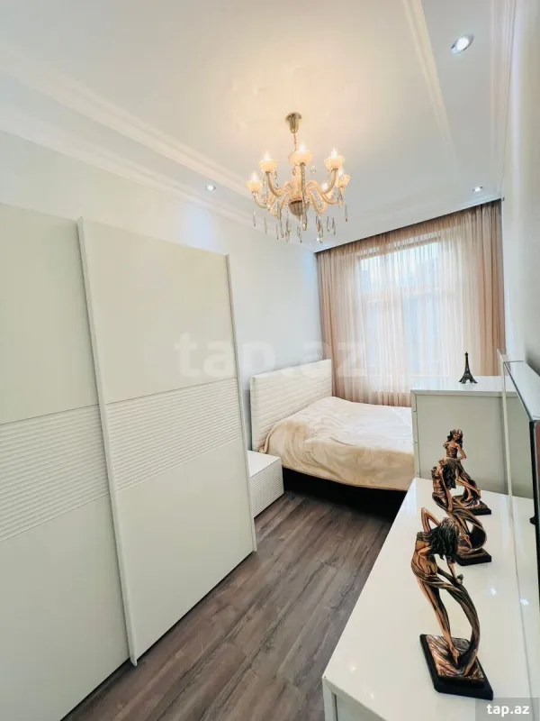 Satılır 3 otaqlı yeni tikili 80 m²