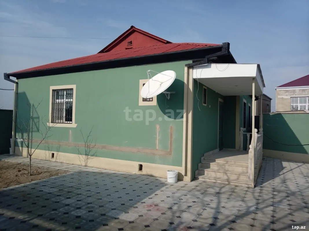 Satılır 3 otaqlı həyət evi