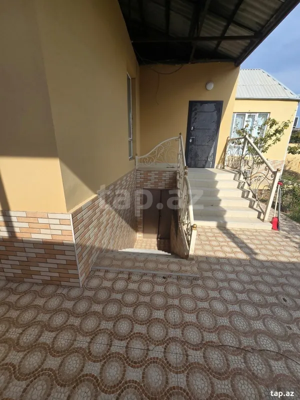 Satılır 4 otaqlı həyət evi