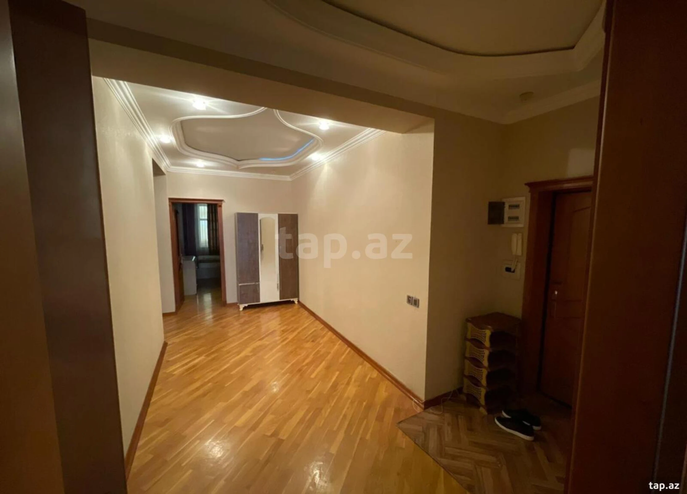 Satılır 3 otaqlı yeni tikili 130 m²