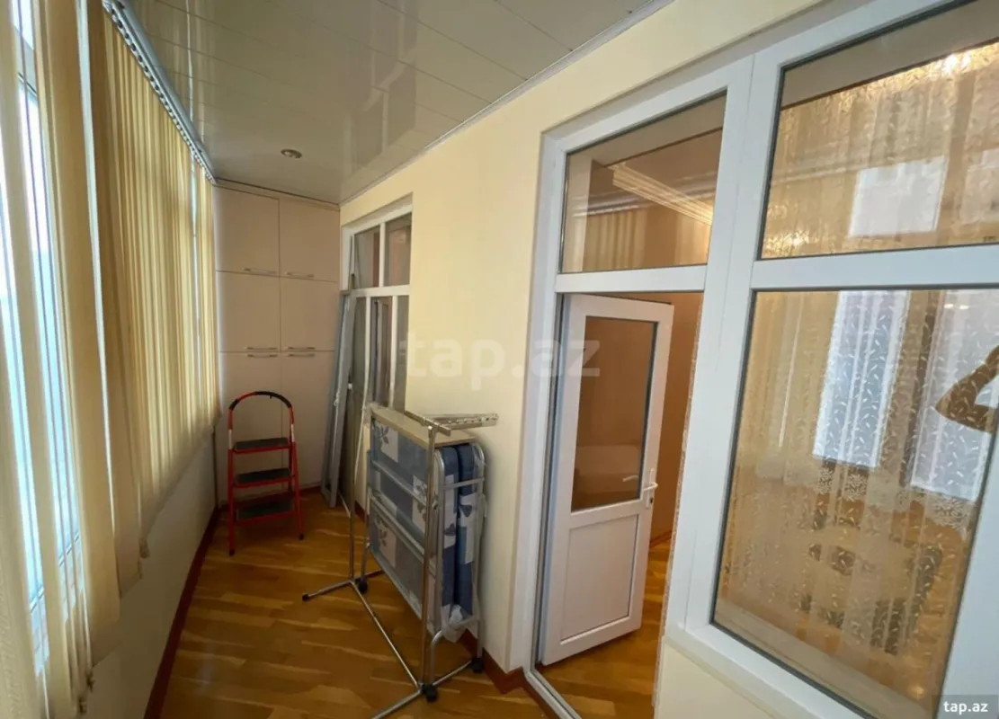 Satılır 3 otaqlı yeni tikili 130 m²