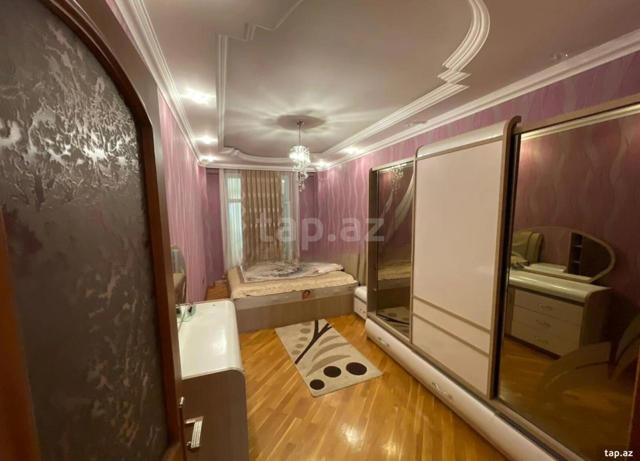 Satılır 3 otaqlı yeni tikili 130 m²