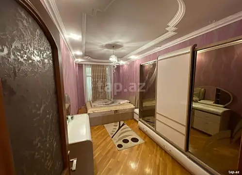 Satılır 3 otaqlı yeni tikili 130 m²