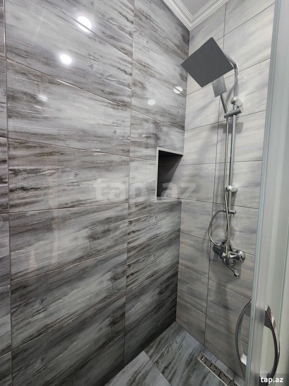 Kirayə verilir 2 otaqlı yeni tikili 40 m²