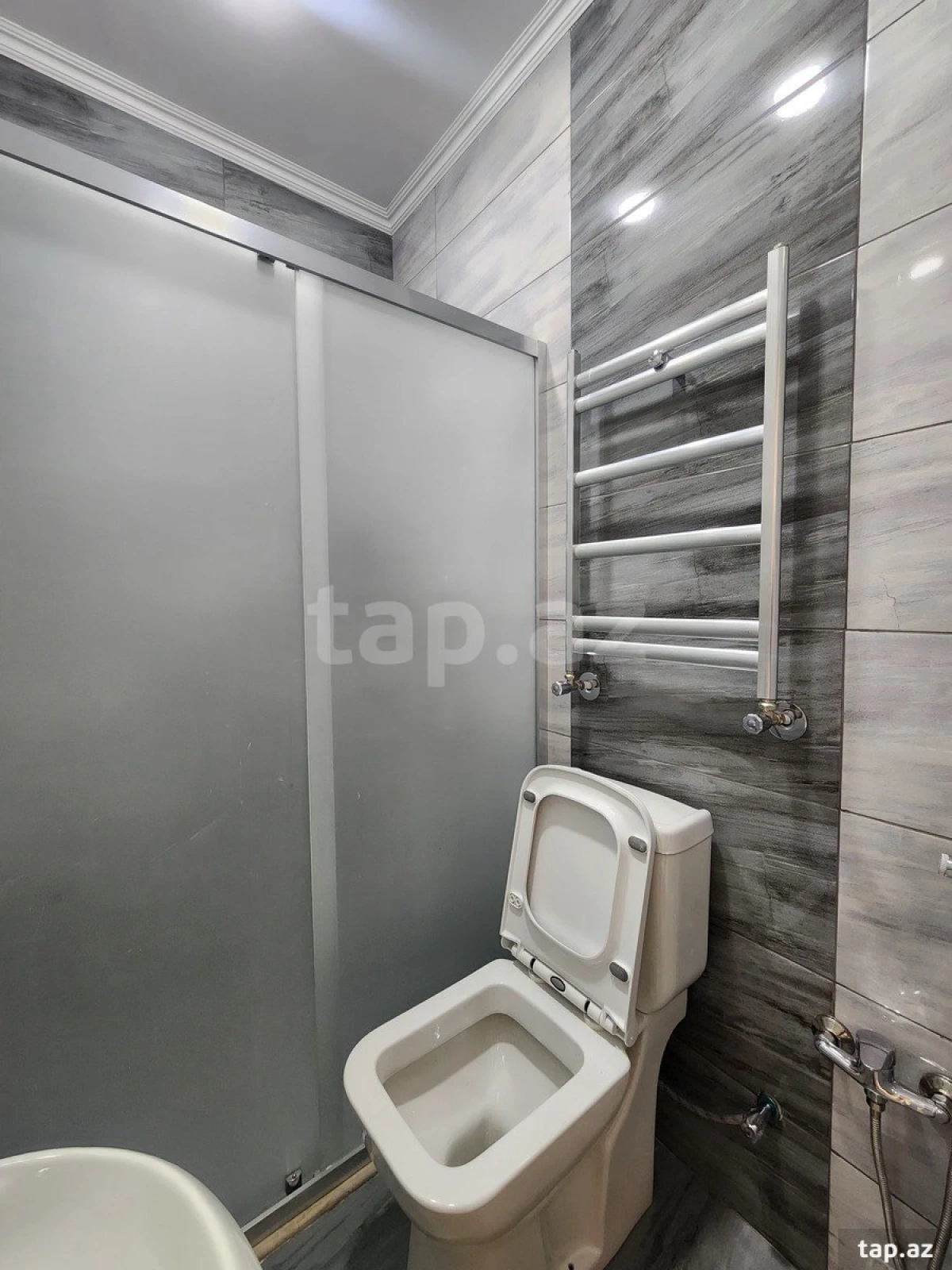 Kirayə verilir 2 otaqlı yeni tikili 40 m²