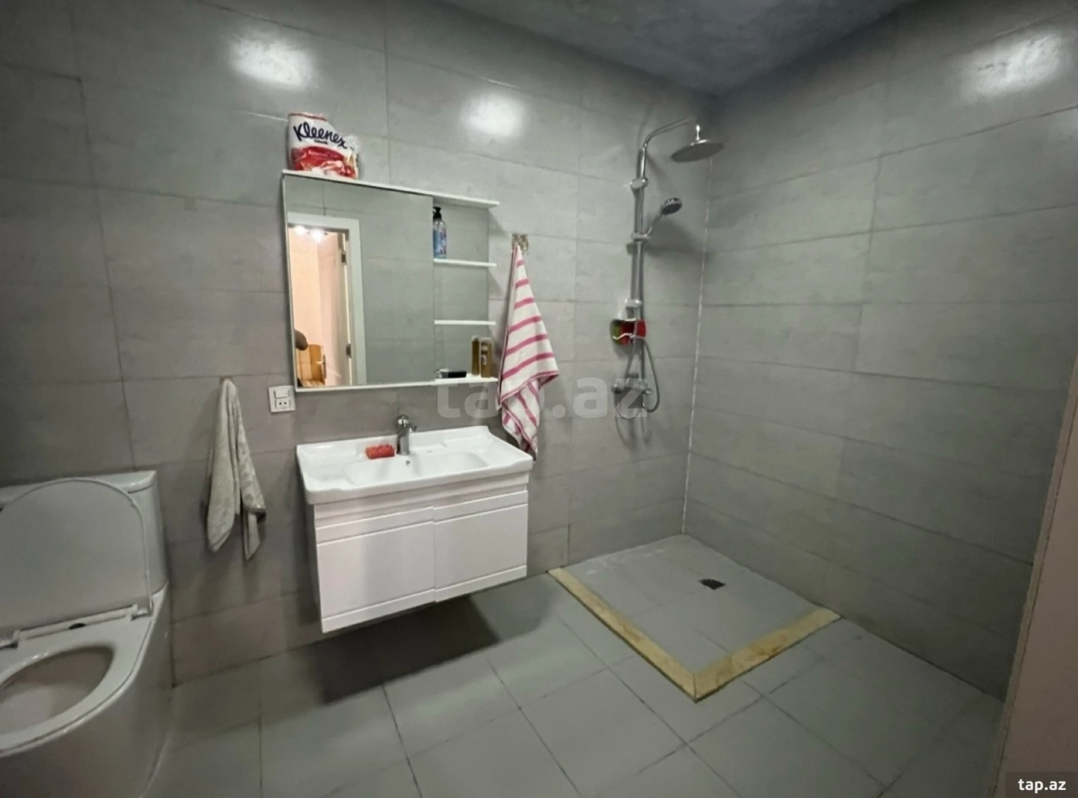 Satılır 2 otaqlı yeni tikili 77 m²