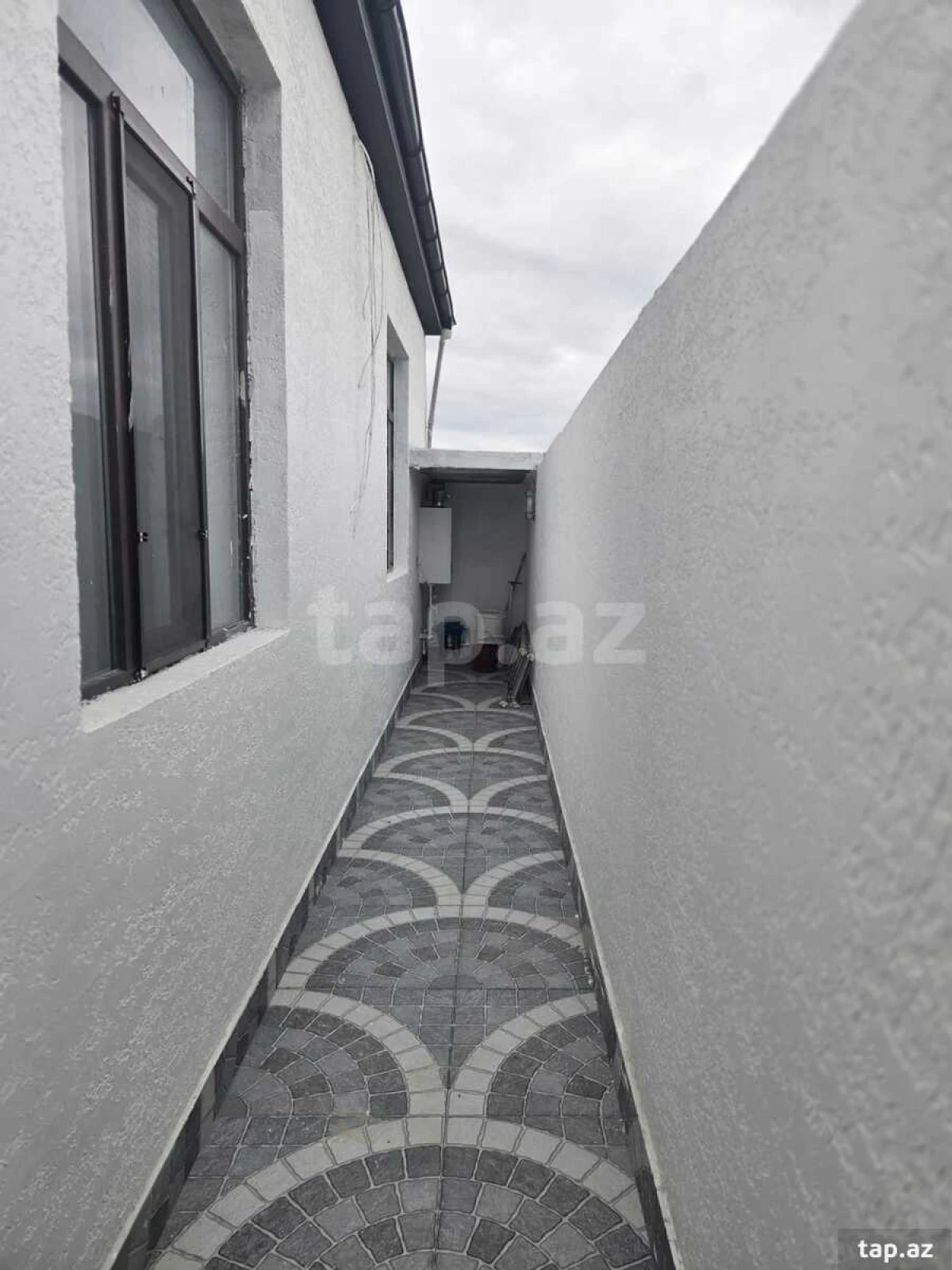 Satılır 4 otaqlı həyət evi