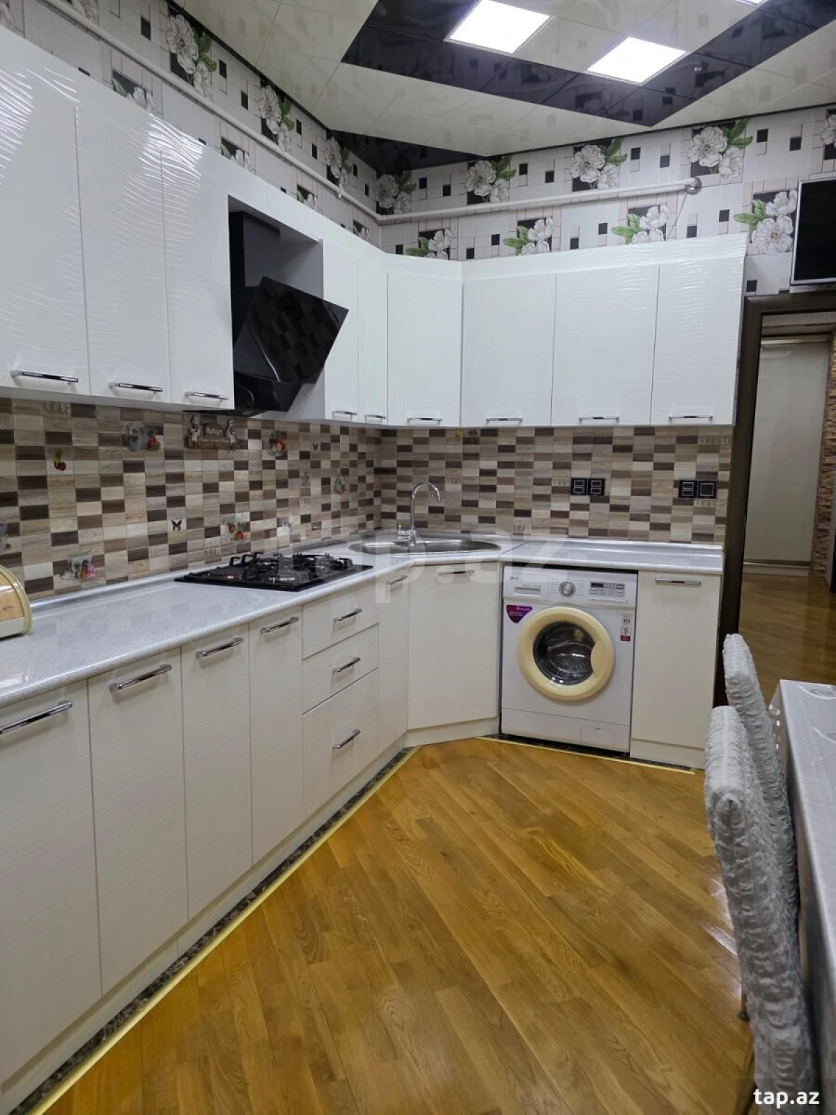 Kirayə verilir 3 otaqlı yeni tikili 100 m²