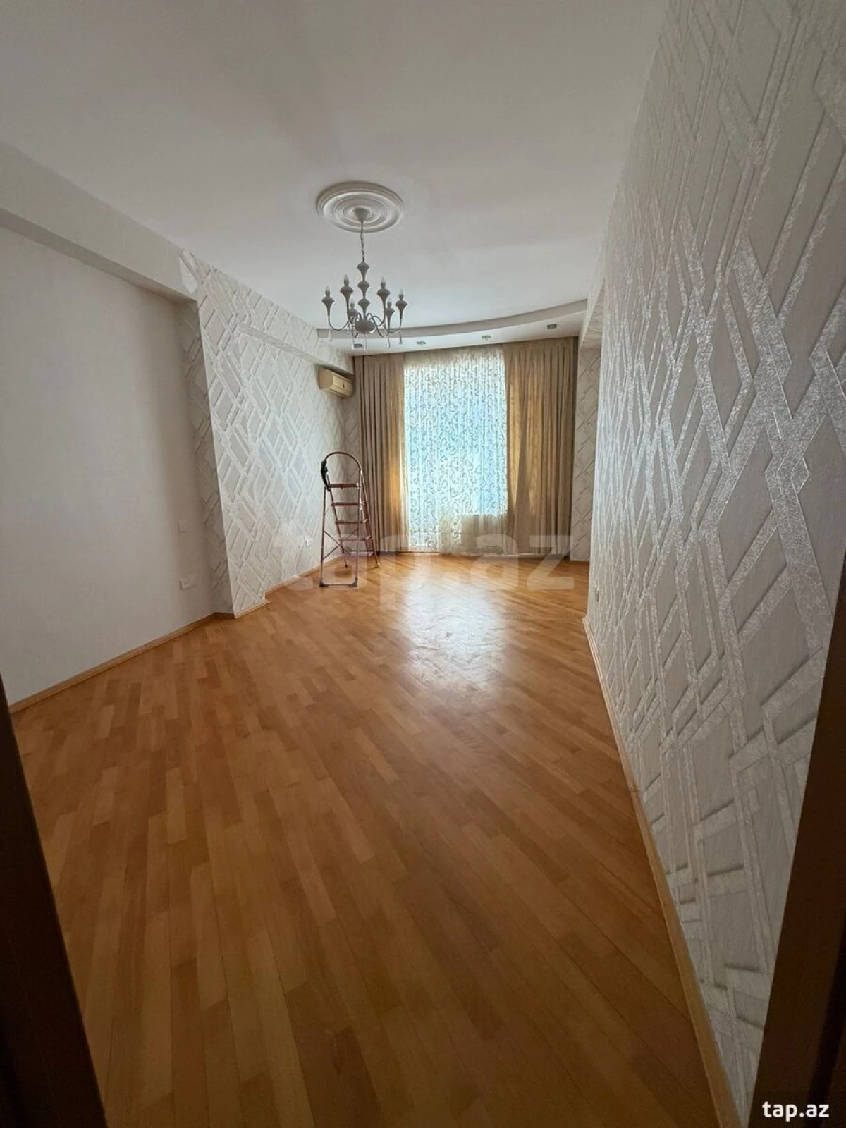 Kirayə verilir 2 otaqlı yeni tikili 100 m²