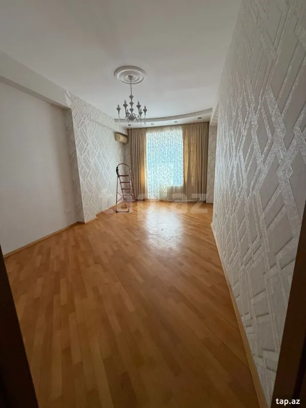 Kirayə verilir 2 otaqlı yeni tikili 100 m²