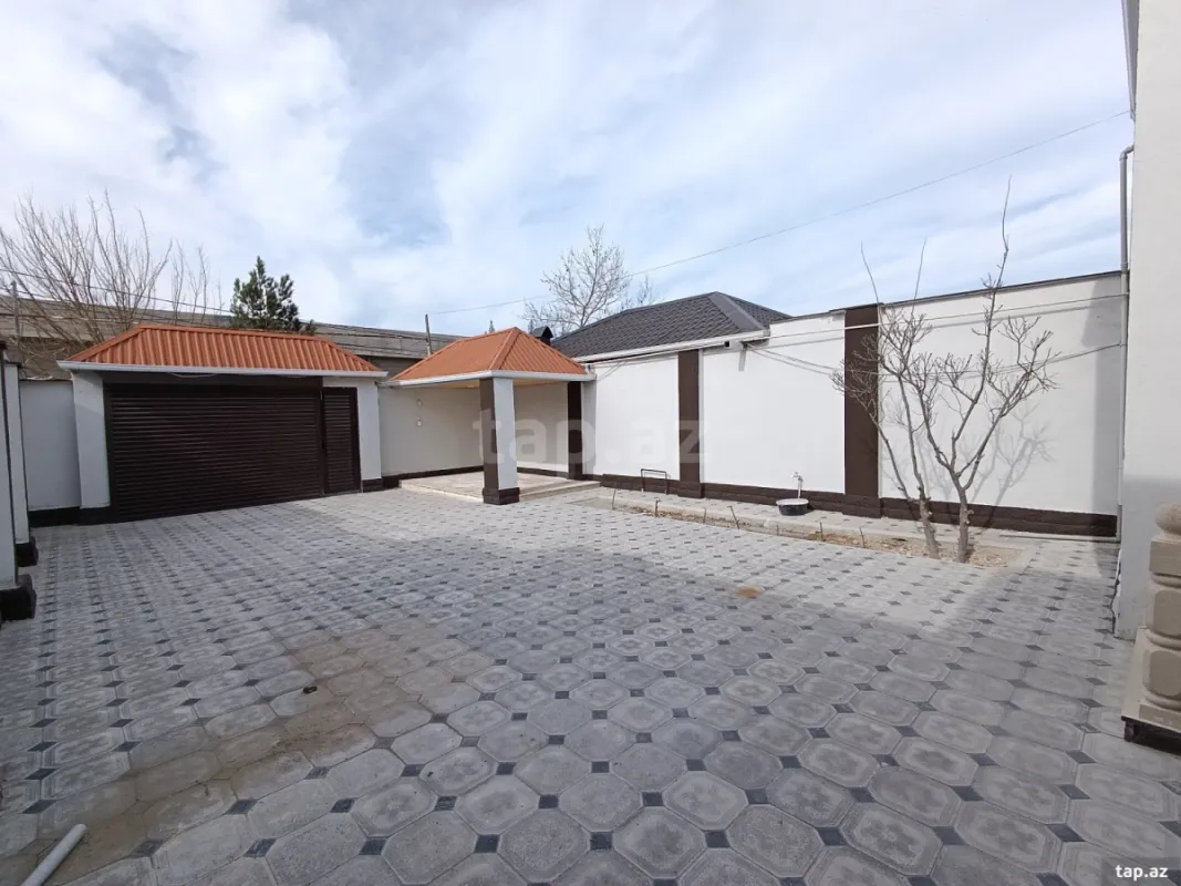 Satılır 4 otaqlı həyət evi