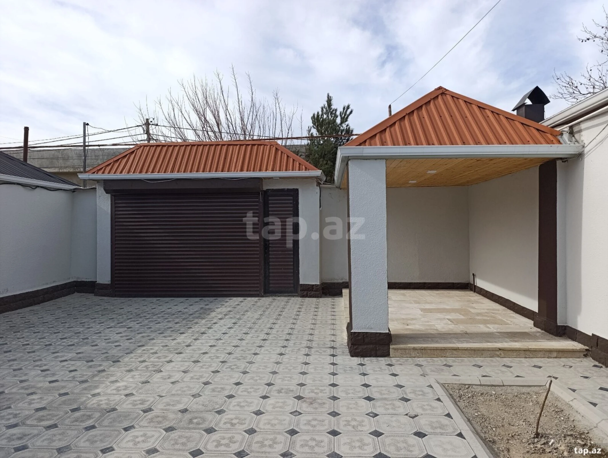 Satılır 4 otaqlı həyət evi