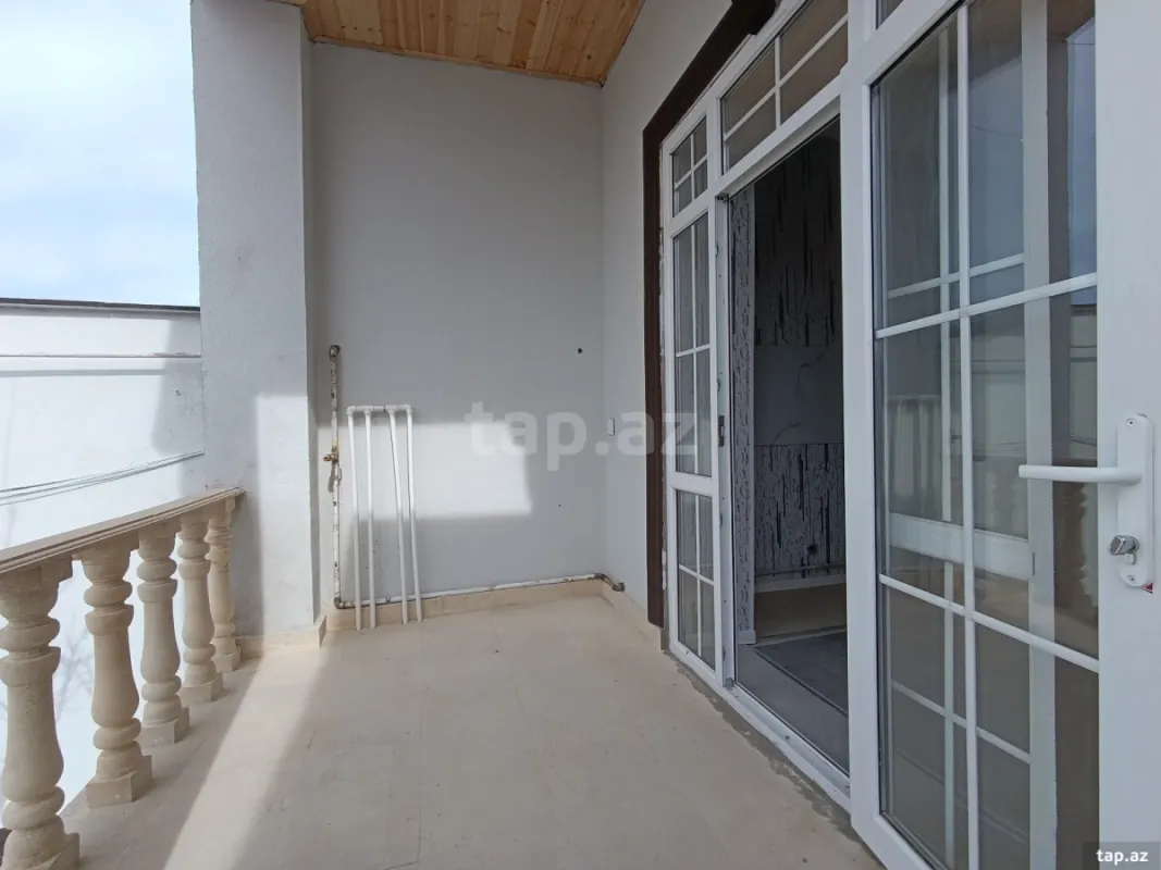 Satılır 4 otaqlı həyət evi