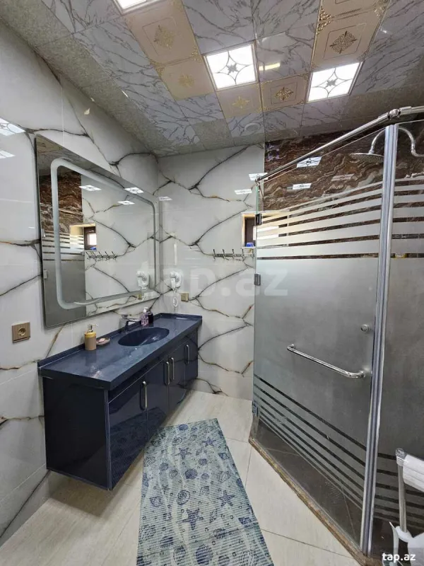 Satılır 7 otaqlı həyət evi