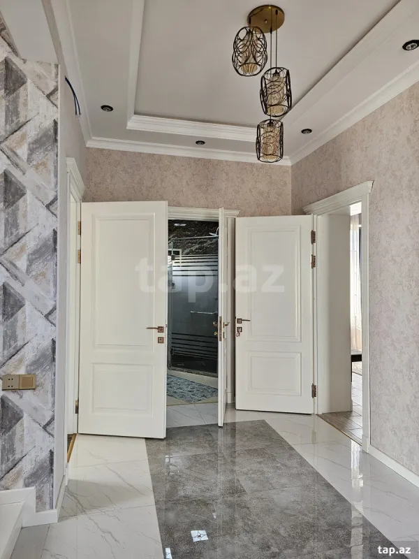 Satılır 7 otaqlı həyət evi