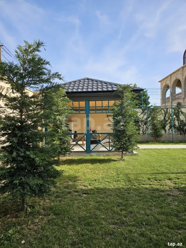 Satılır 7 otaqlı həyət evi