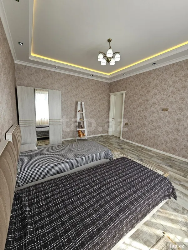 Satılır 7 otaqlı həyət evi