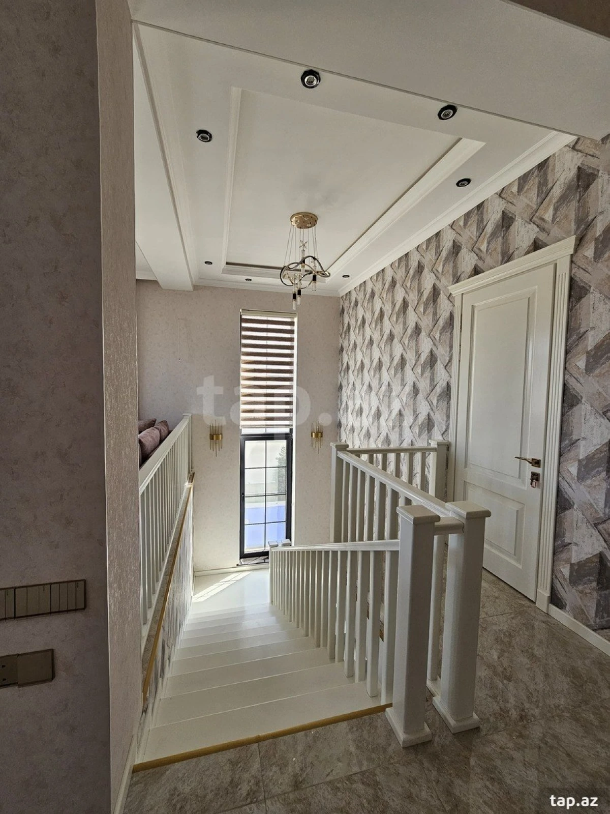 Satılır 7 otaqlı həyət evi