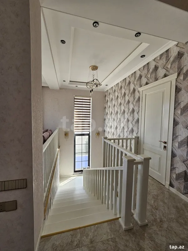 Satılır 7 otaqlı həyət evi