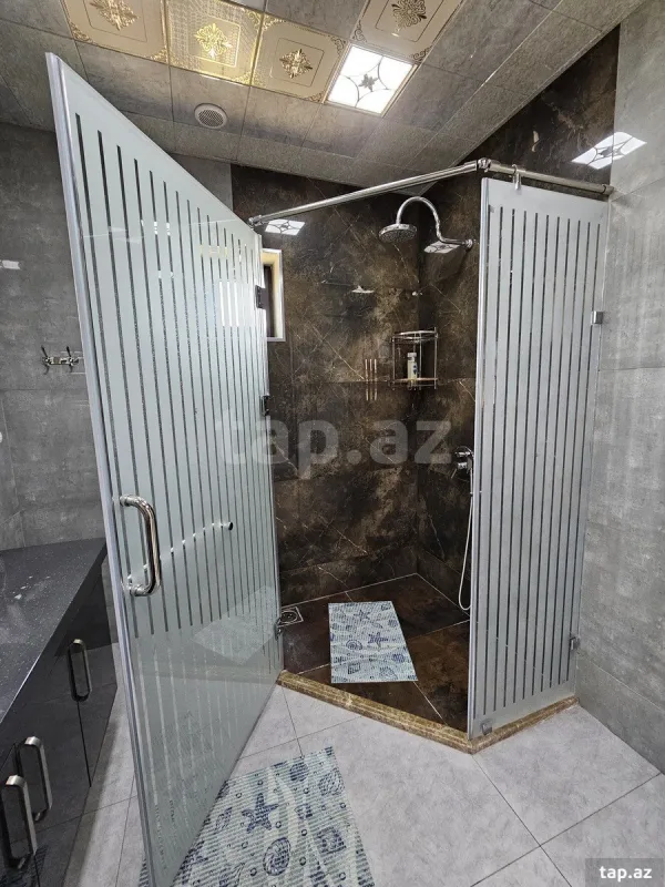 Satılır 7 otaqlı həyət evi