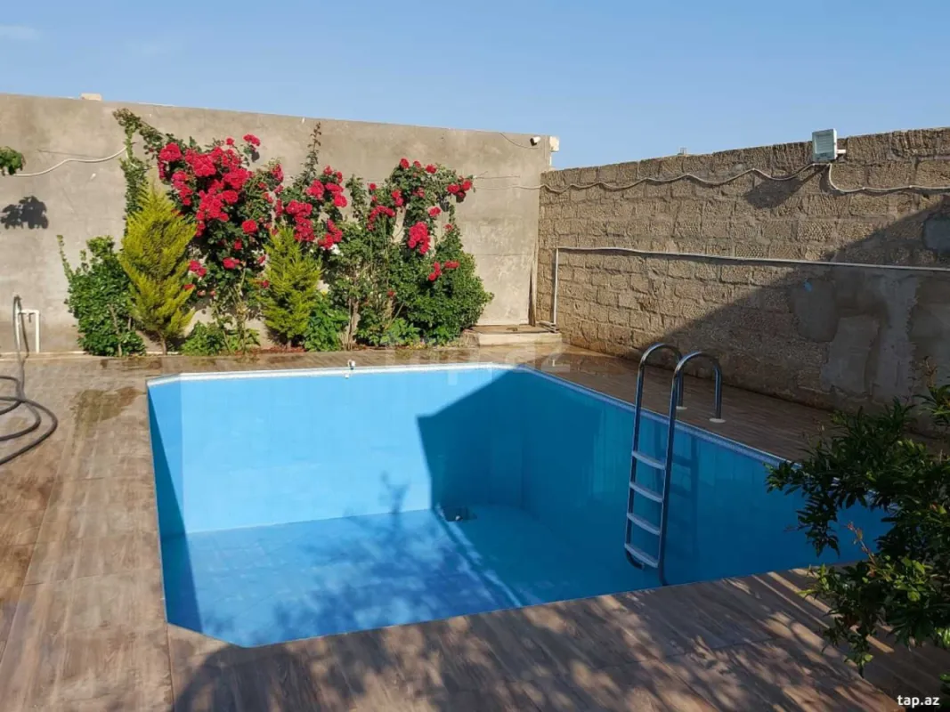 Kirayə verilir 5 otaqlı həyət evi