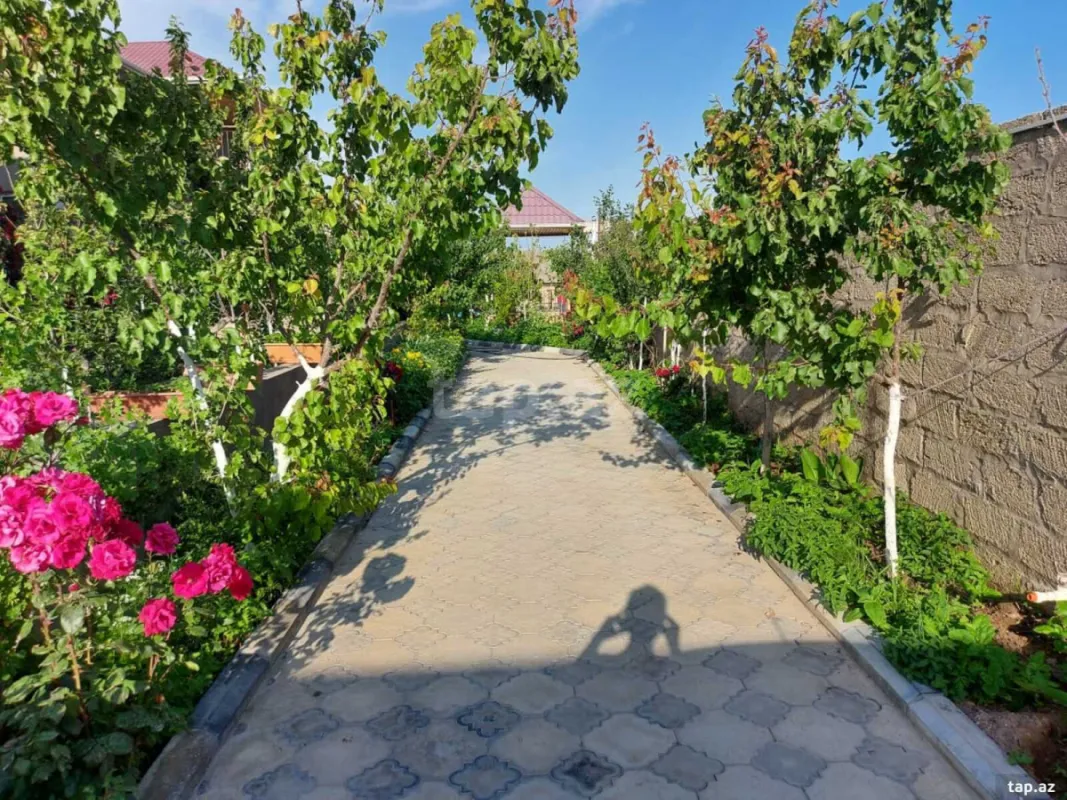 Kirayə verilir 5 otaqlı həyət evi