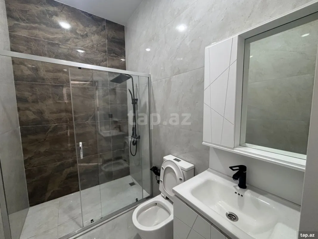 Satılır 4 otaqlı həyət evi