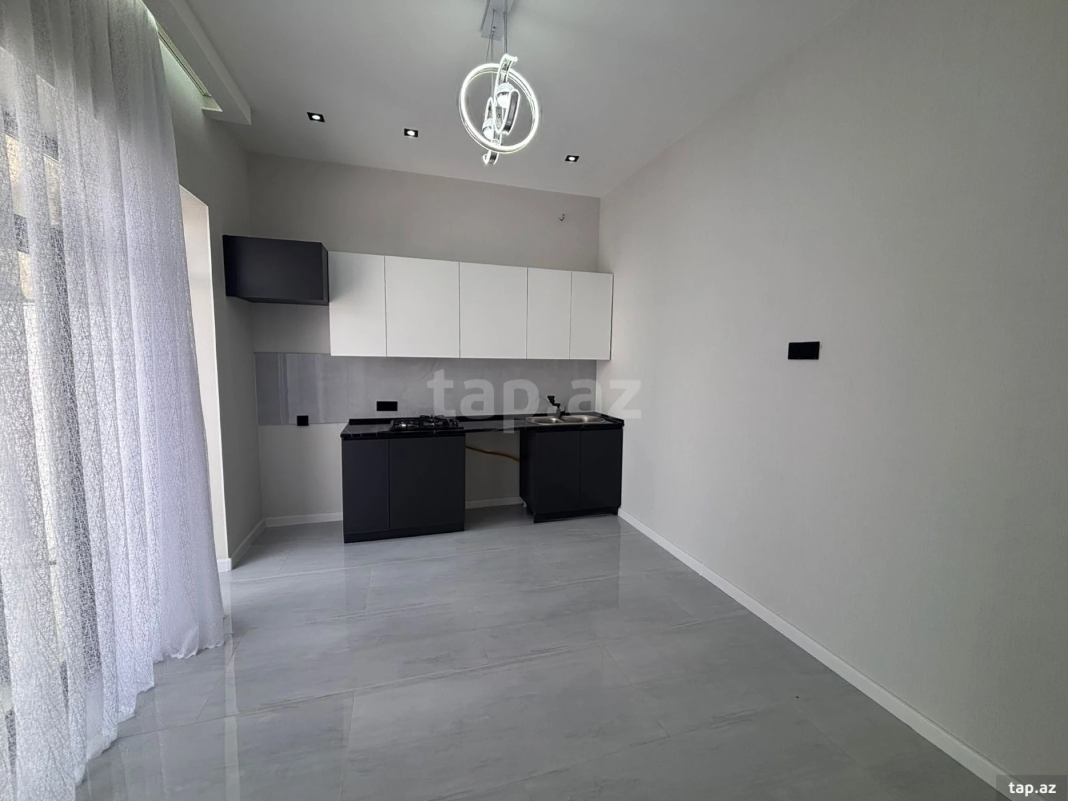 Satılır 4 otaqlı həyət evi