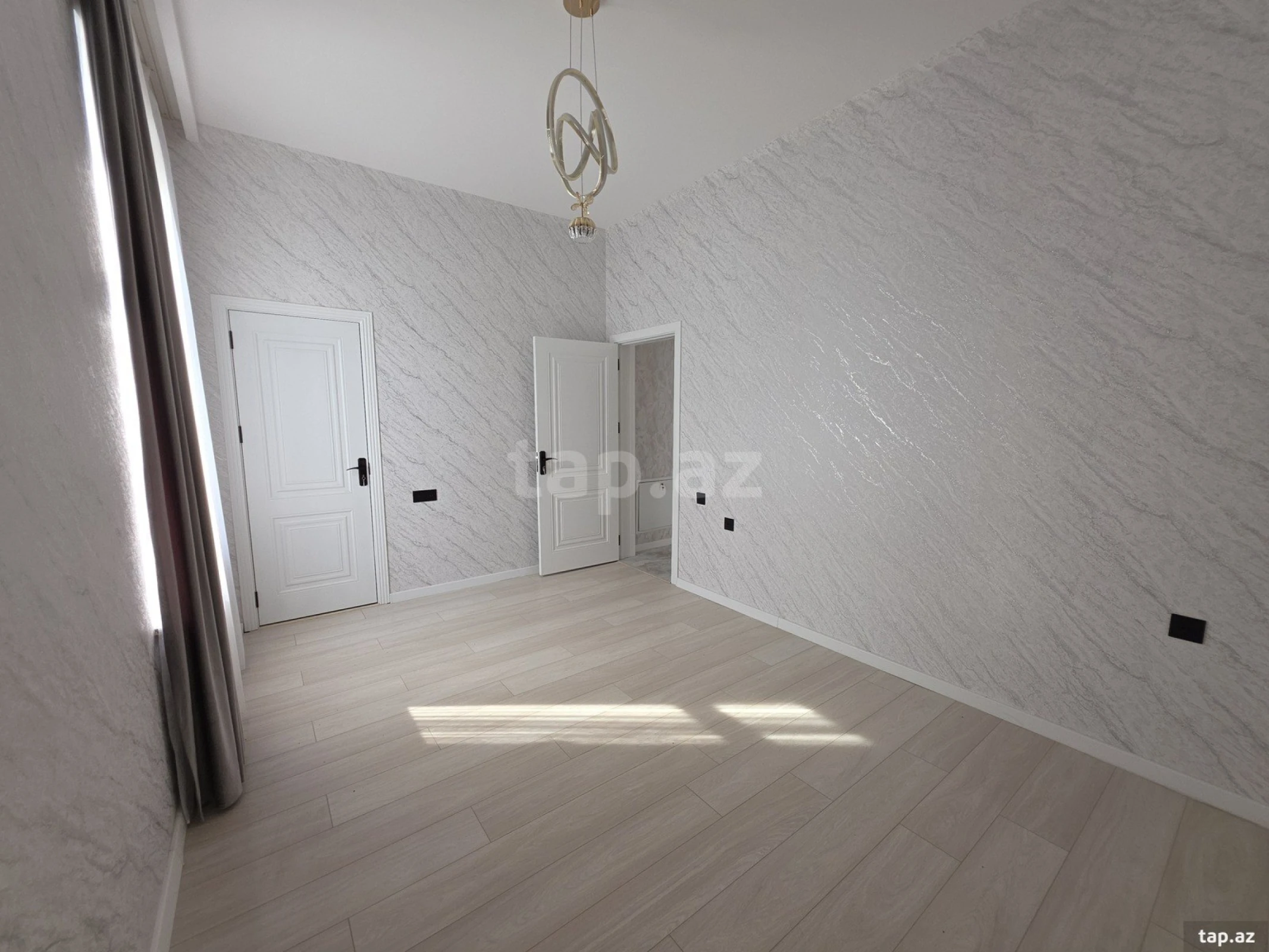 Satılır 4 otaqlı həyət evi