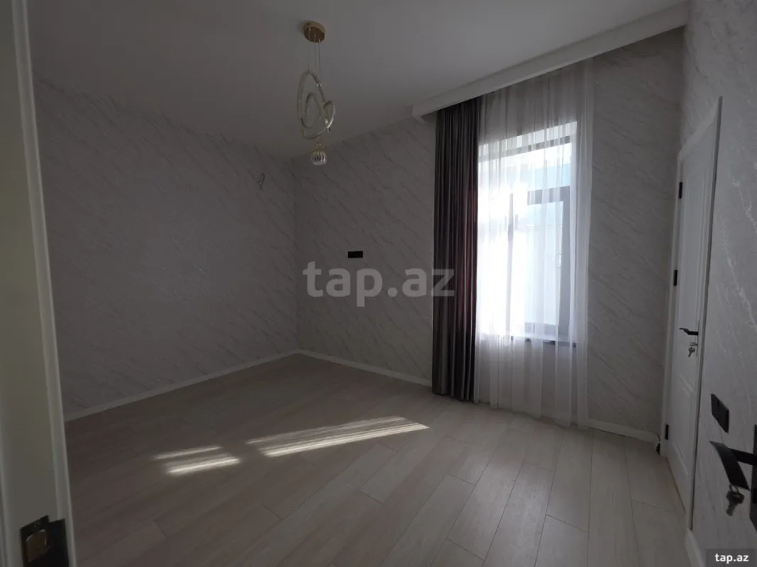 Satılır 4 otaqlı həyət evi