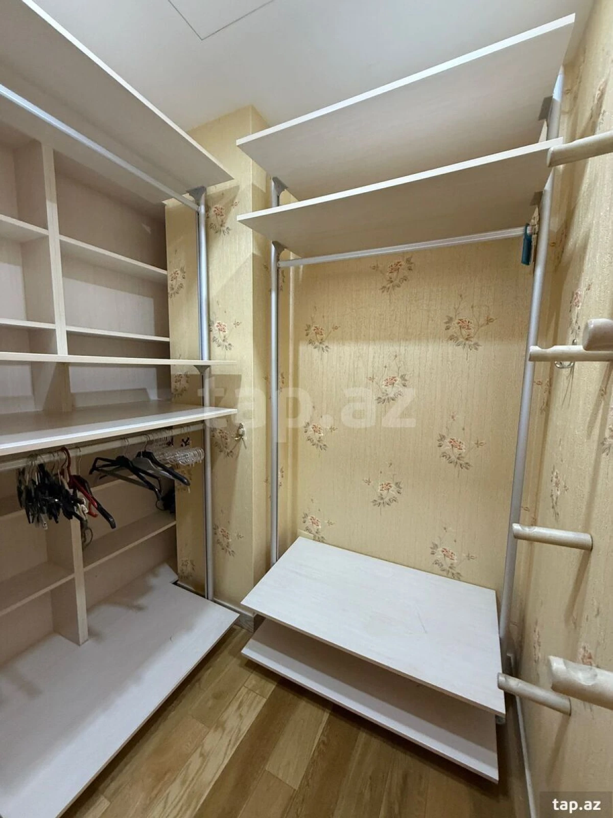 Kirayə verilir 4 otaqlı yeni tikili 160 m²