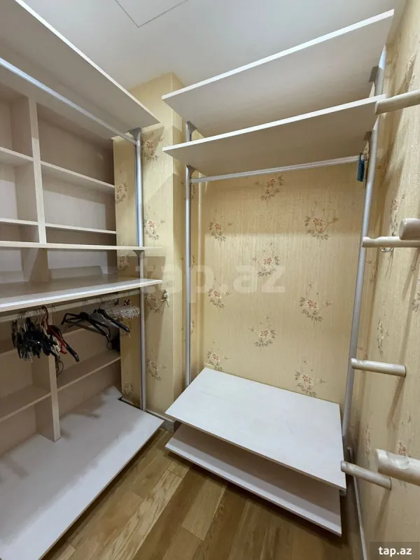 Kirayə verilir 4 otaqlı yeni tikili 160 m²