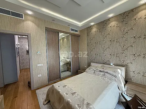 Kirayə verilir 4 otaqlı yeni tikili 160 m²