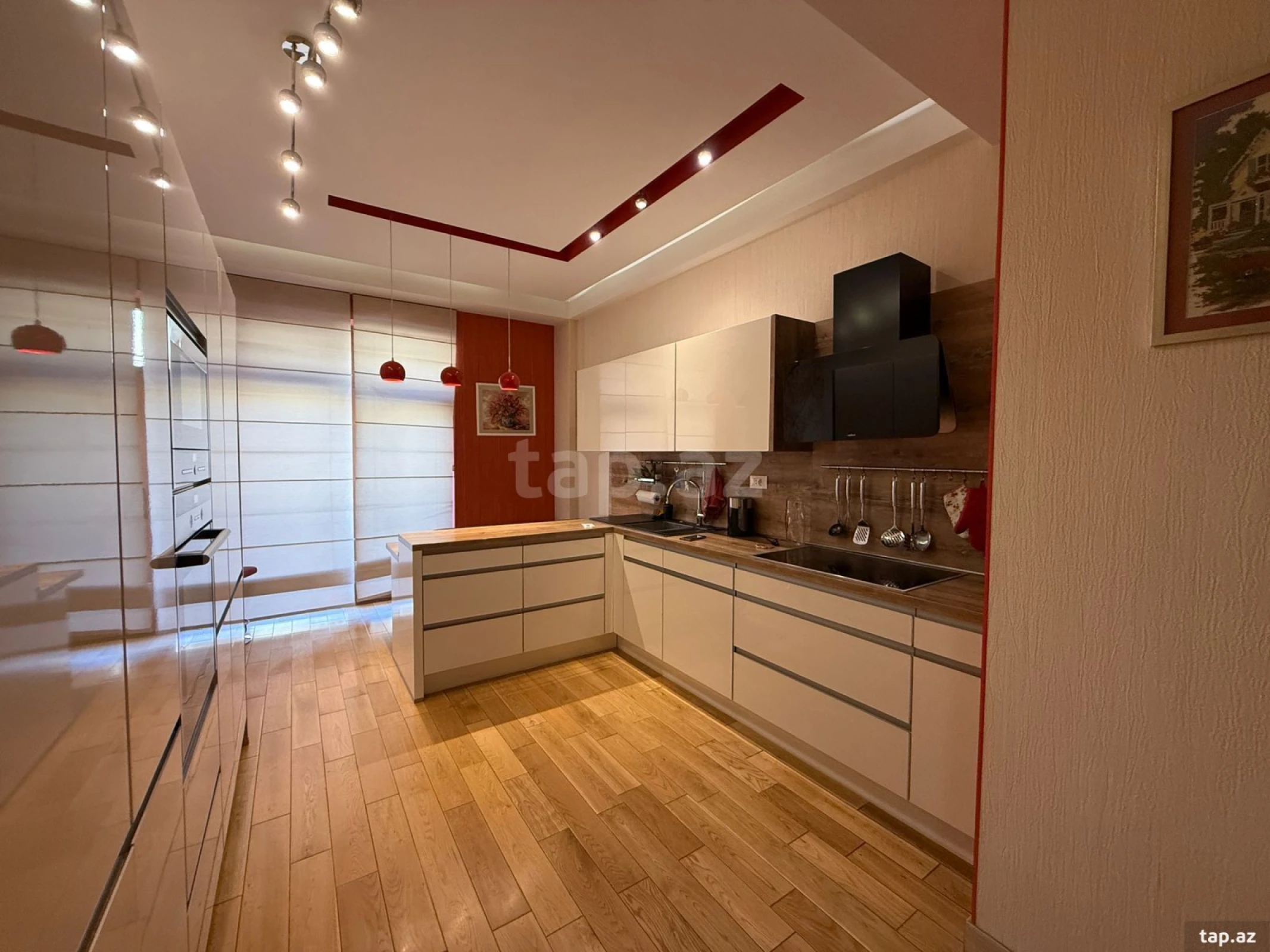 Kirayə verilir 4 otaqlı yeni tikili 160 m²